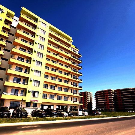 Gh Summerland Mamaia Buitenkant foto